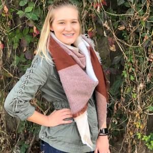 Meet your Posher, Noel